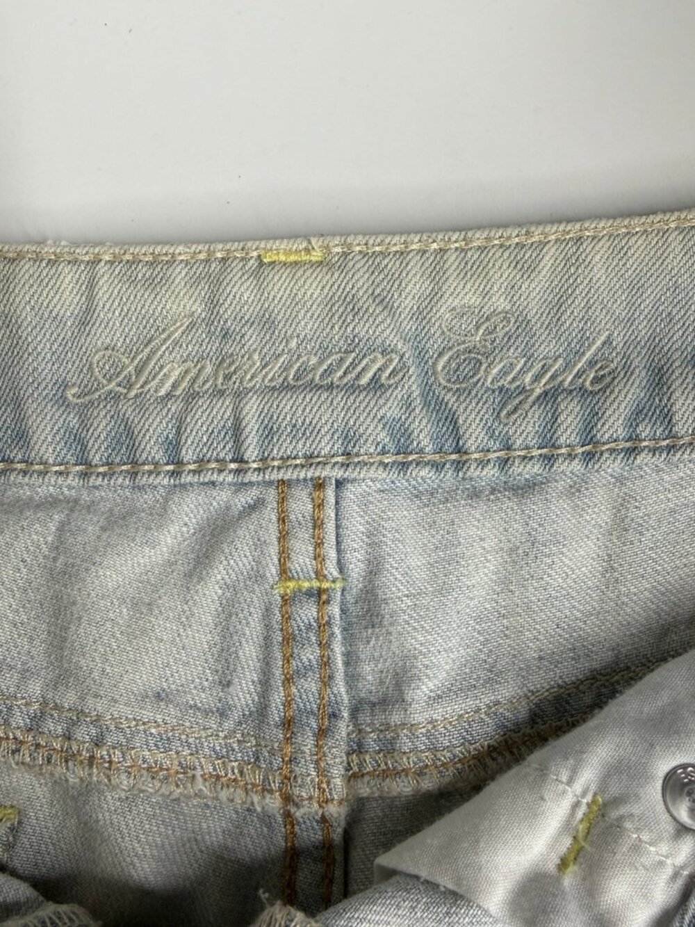 merican Eagle Light Wash Distressed Denim Cuffed Shorts Size 4 - Picture 8 of 12